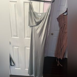 Silk green dress / never worn / tag is cut but fits a medium